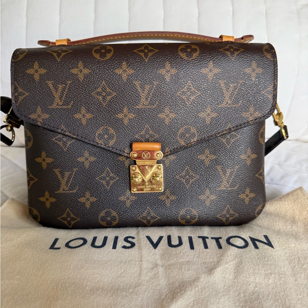 Louis Vuitton Pochette Métis Brown Monogram Satchel with strap.